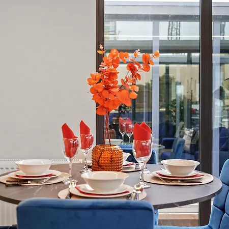 Unique Water In - Sleeps 6 London