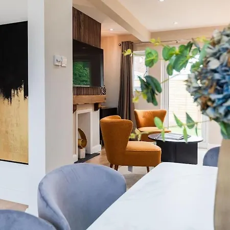 Holiday home Luxurious 4-bed Retreat Finchley
