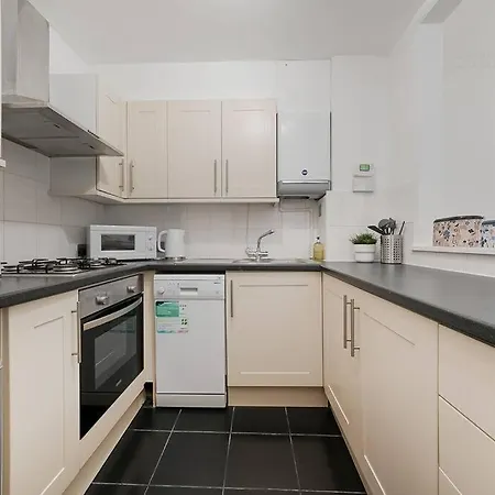 Knightsbridge Two Bed * London