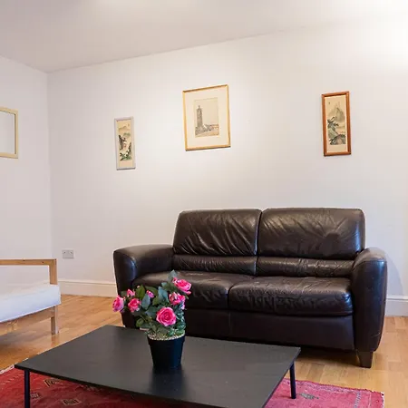 Spacious 2 Bedroom In Hackney