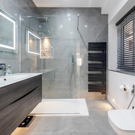 Maida Vale Gem By Little Venice With Stunning Garden Apartment London