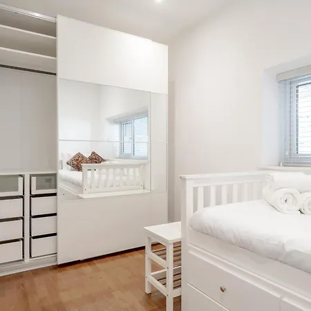 Maida Vale Gem By Little Venice With Stunning Garden Apartment London