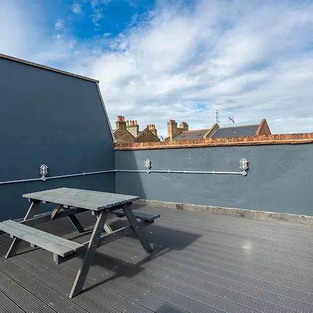Holiday home Spacious On Chapel Market London