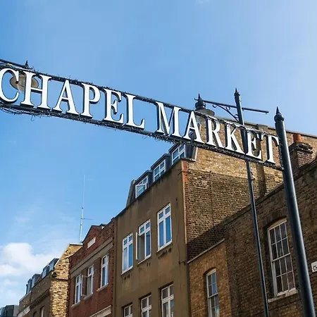 Spacious On Chapel Market London