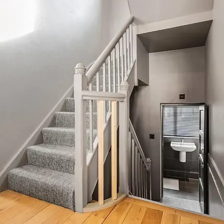Spacious On Chapel Market