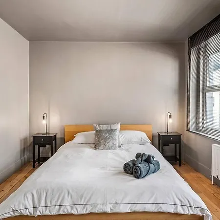 Spacious On Chapel Market Holiday home London