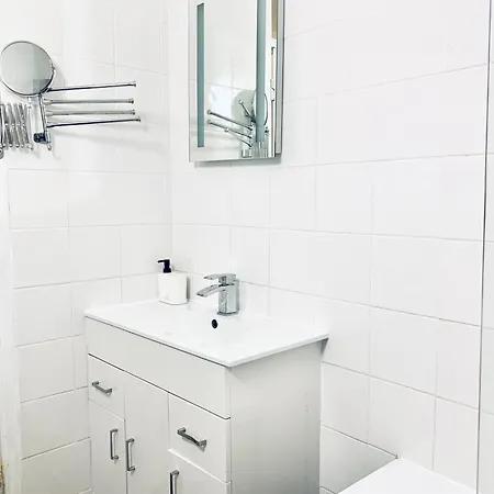 Cosy 2 Bedroom In Swiss Cottage.