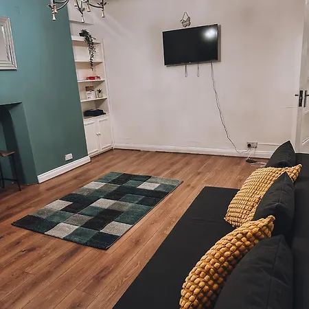 Apartment Cosy 2 Bedroom In Swiss Cottage. *