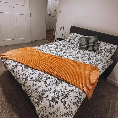Cosy 2 Bedroom In Swiss Cottage.