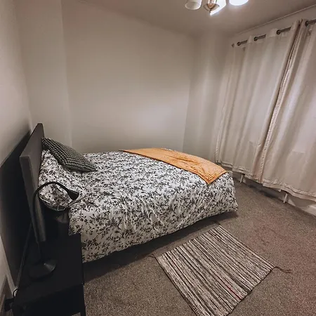 Cosy 2 Bedroom In Swiss Cottage. London