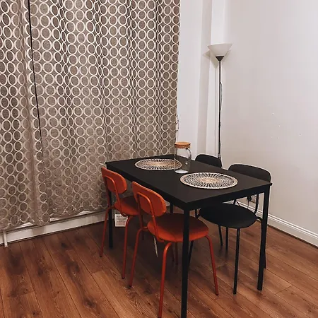 Cosy 2 Bedroom In Swiss Cottage. *