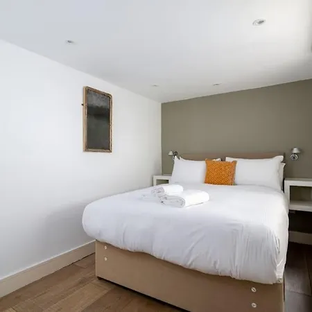 Elegant Near Portobello Road Market Apartment *