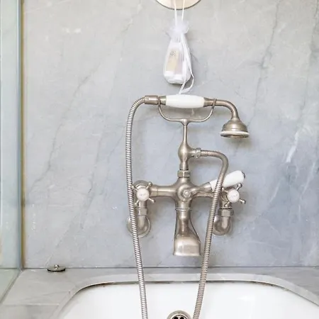 Elegant Near Portobello Road Market Apartment *