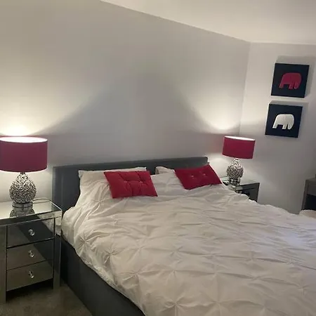 Lovely And Spacious Wimbledon Flat London