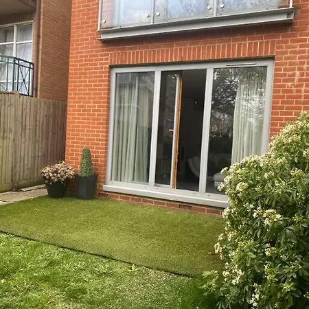 Lovely And Spacious Wimbledon Flat London
