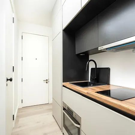 Modern Living At Antigallican In Apartment *