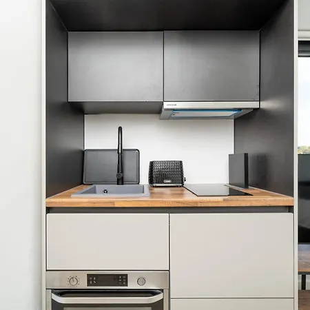 Modern Living At Antigallican In Apartment *
