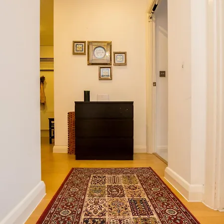 Splendid 2 Bdr With Panoramic View, Acton Apartment *