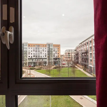 Apartment Splendid 2 Bdr With Panoramic View, Acton London