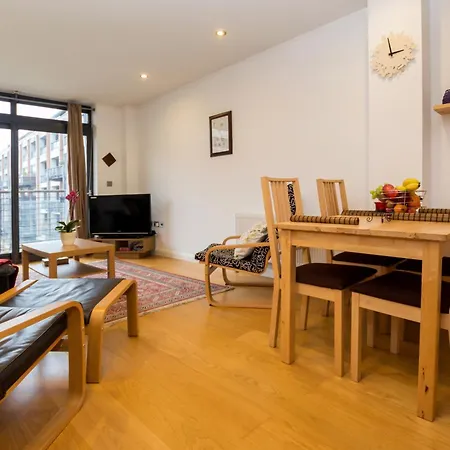 Splendid 2 Bdr With Panoramic View, Acton Apartment