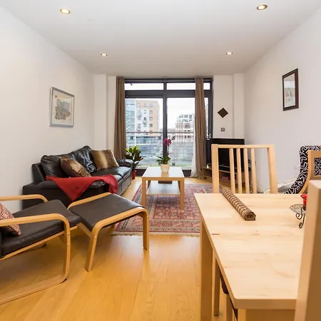 Splendid 2 Bdr With Panoramic View, Acton London