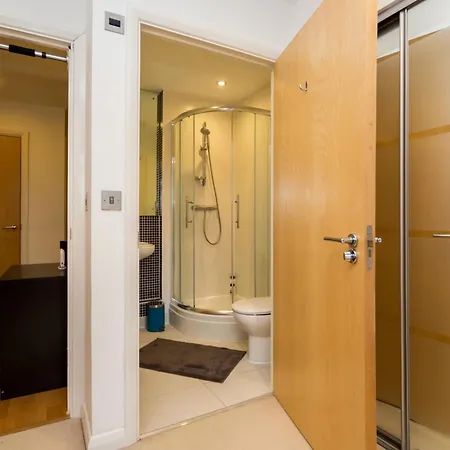 Splendid 2 Bdr With Panoramic View, Acton *
