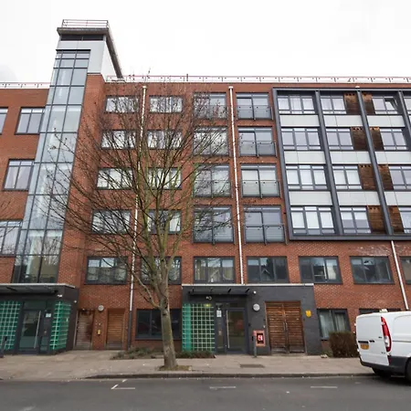 Splendid 2 Bdr With Panoramic View, Acton * London
