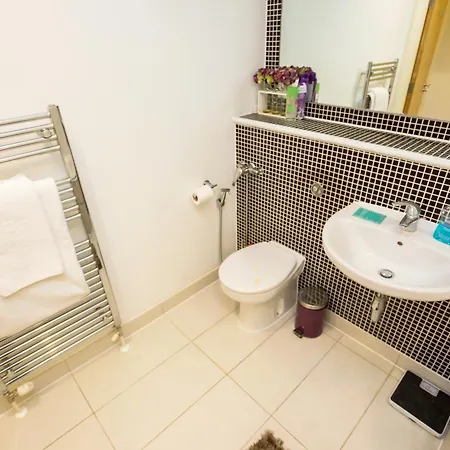 Splendid 2 Bdr With Panoramic View, Acton London
