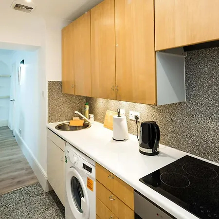 Cozy 1 Bedroom At Notting Hill Apartment *