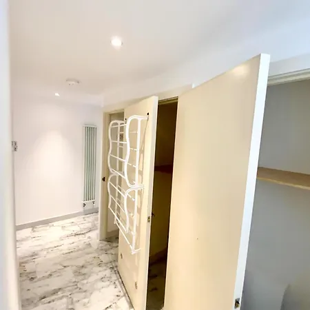 Aparthotel Deluxe Entire With 2x Bedrooms, 2x Bathrooms And A Big Living In The Olympic Park And Westfield At Stratford London