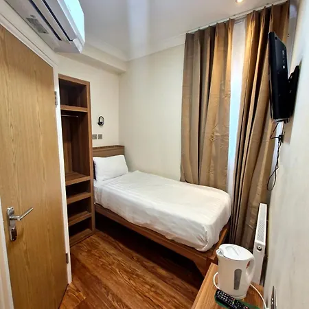 Olympia Inn Hotel Hotel