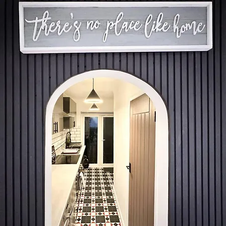 Boutique Backyard - Brimsdown Enfield