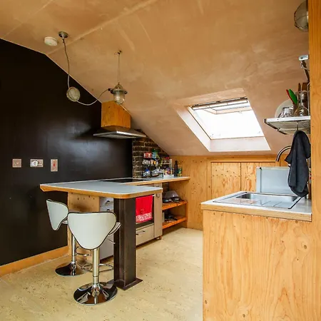 Stunning Loft In Brixton, London