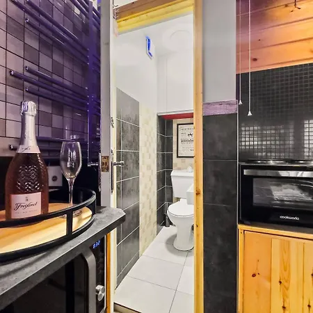 Special Spa-partment Whot Tub,sauna,lounge-maerdy Apartment *