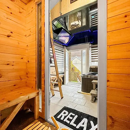 Apartment Special Spa-partment Whot Tub,sauna,lounge-maerdy London