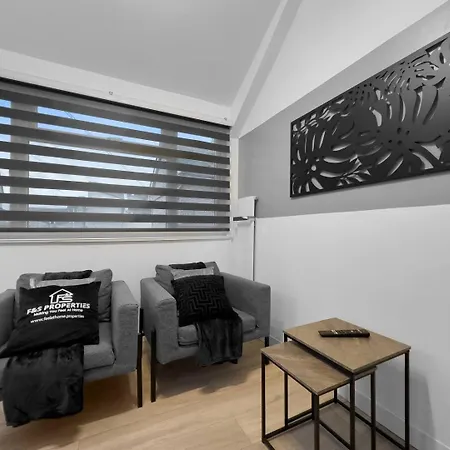 Special Spa-partment Whot Tub,sauna,lounge-maerdy Apartment