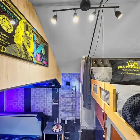 Apartment Special Spa-partment Whot Tub,sauna,lounge-maerdy London