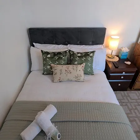Homestay Single Close To Battersea