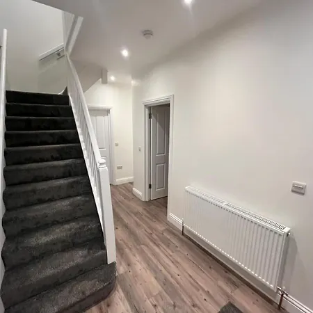 Apartment Luxury 3 Bedroom House *