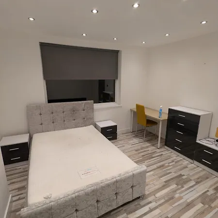 Luxury 3 Bedroom House Apartment London
