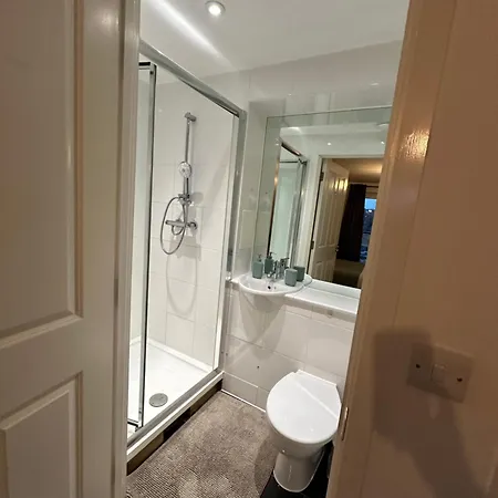 Lovely 2-bed In Apartment