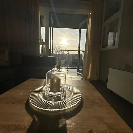 Lovely 2-bed In Apartment *
