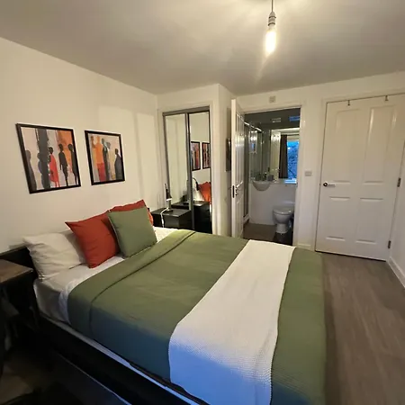 Apartment Lovely 2-bed In *