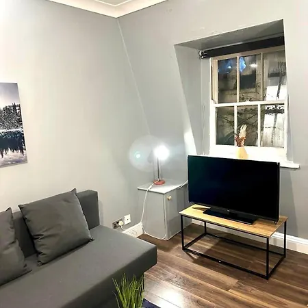 Cozy Corner Retreat London