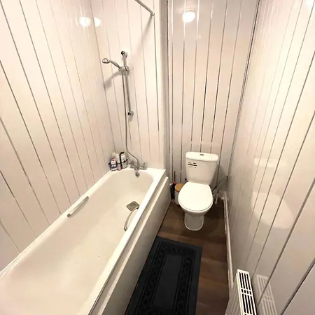 Cozy Corner Retreat * London