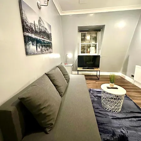 Cozy Corner Retreat *