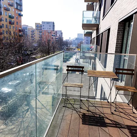 Peninsula Life- Stylish Greenwich 1bed Flat *
