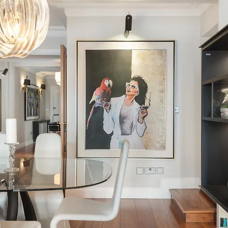 Apartment Malvern Court