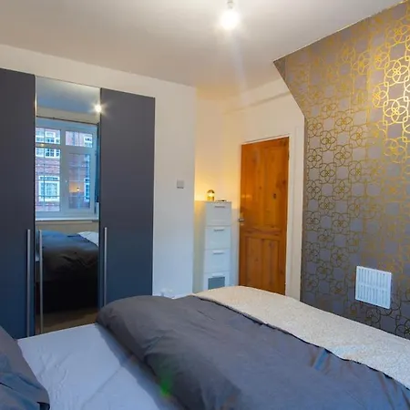 Modern Near Bridge Apartamento