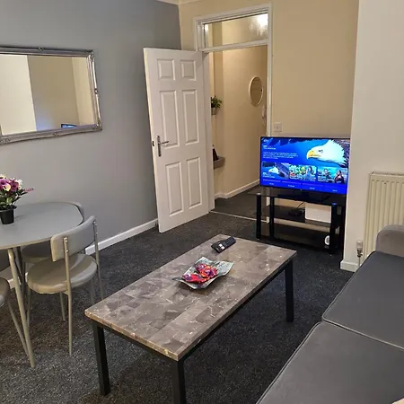Apartment Great 2 Bed London
